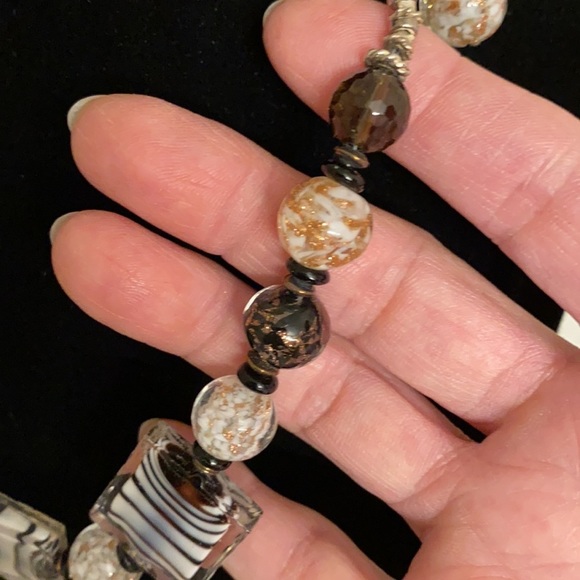 A WOW necklace In lucite in black & white Squares and beads with colored beads - Picture 8 of 9